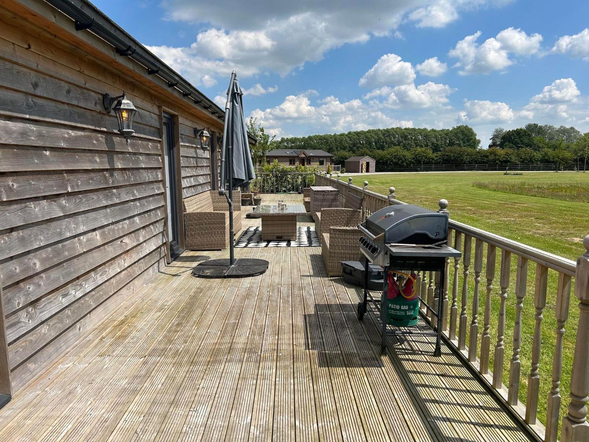Immaculate 4-bed Private Luxury Near Holiday home *