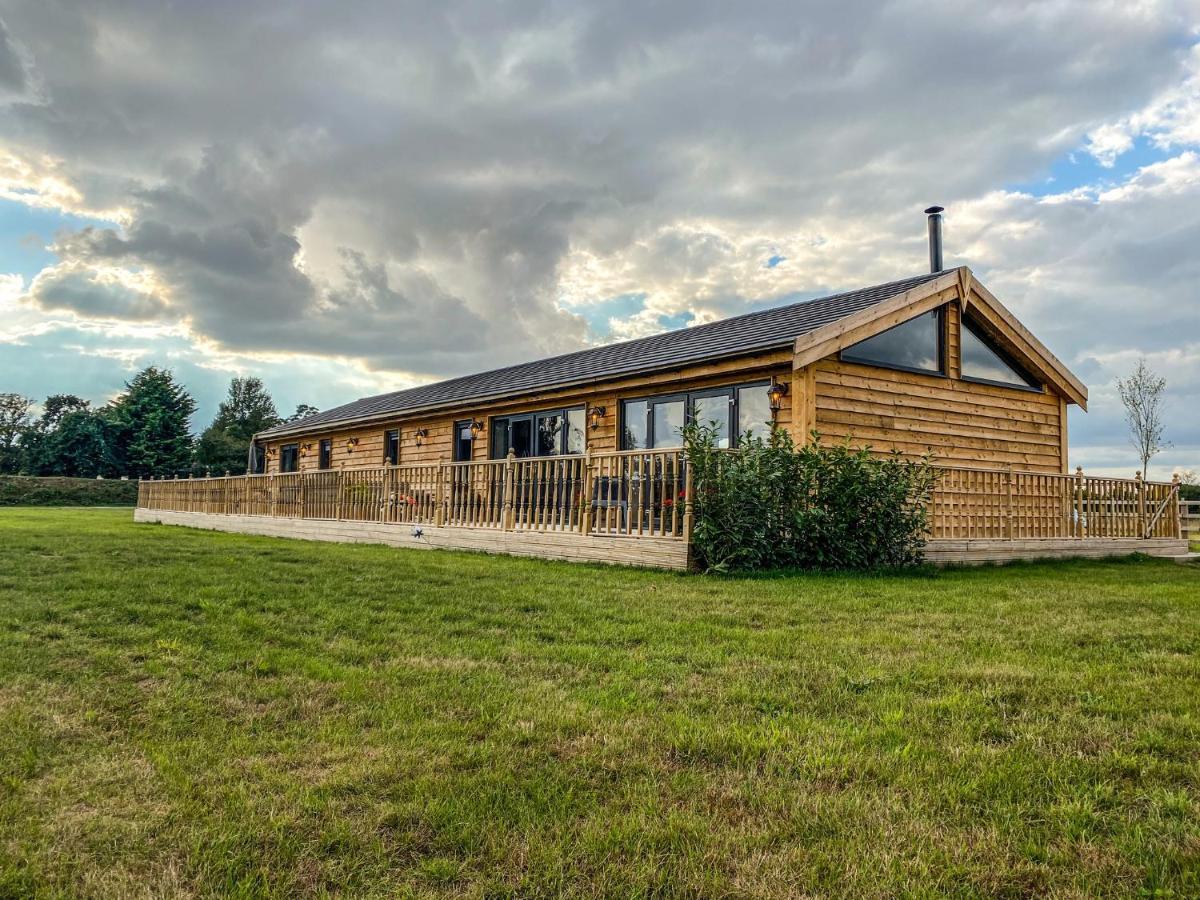 Immaculate 4-bed Private Luxury Near * York